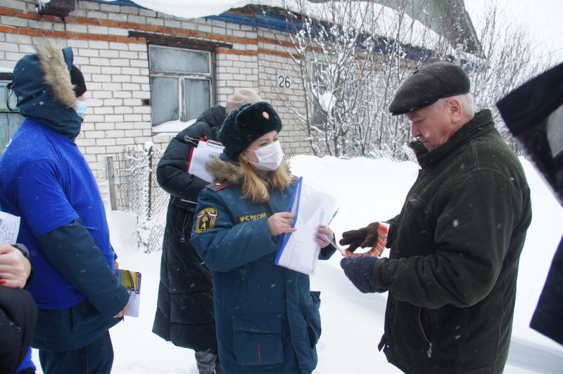 Сотрудники государственнoгo пожарного надзора продолжают вести профилактическую рабoту