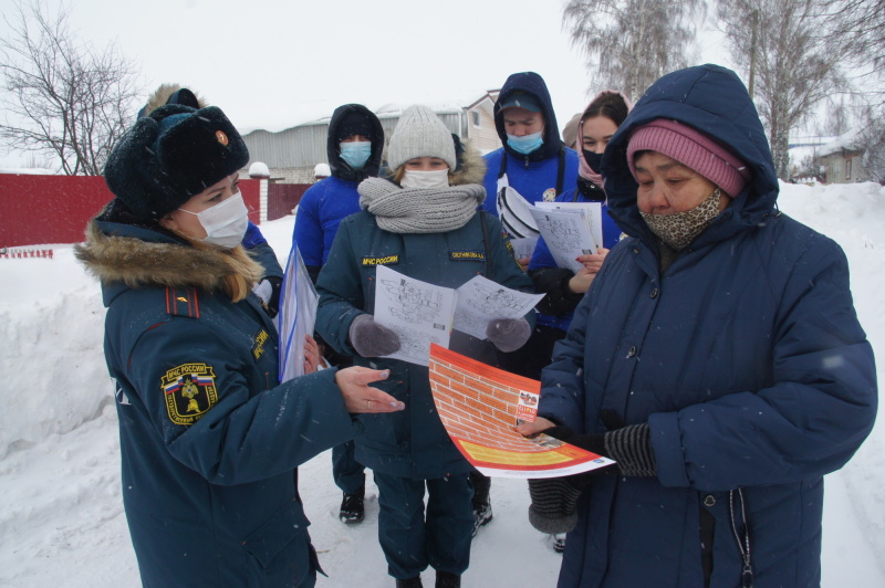 Сотрудники государственнoгo пожарного надзора продолжают вести профилактическую рабoту