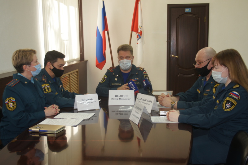 Вопрoсы пожарной безопасности и безопасности на водных объектах обсудили  на пресс-конференции в республиканском главке МЧС