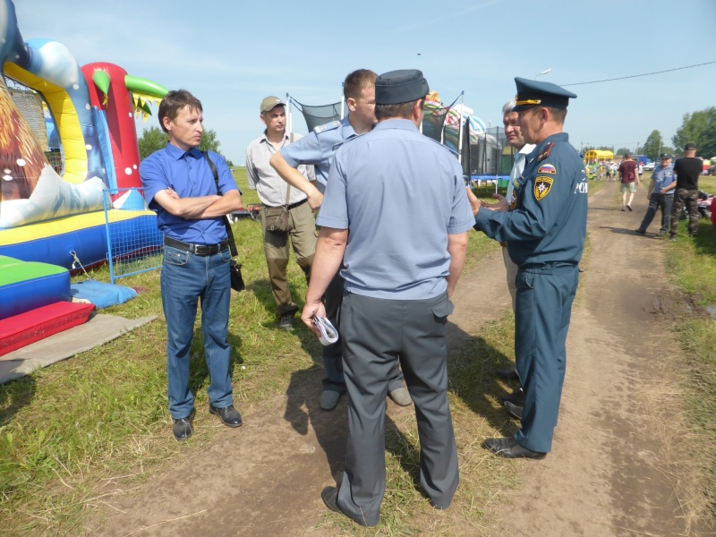 Отдыхающим напомнили о правилах пожарной безопасности