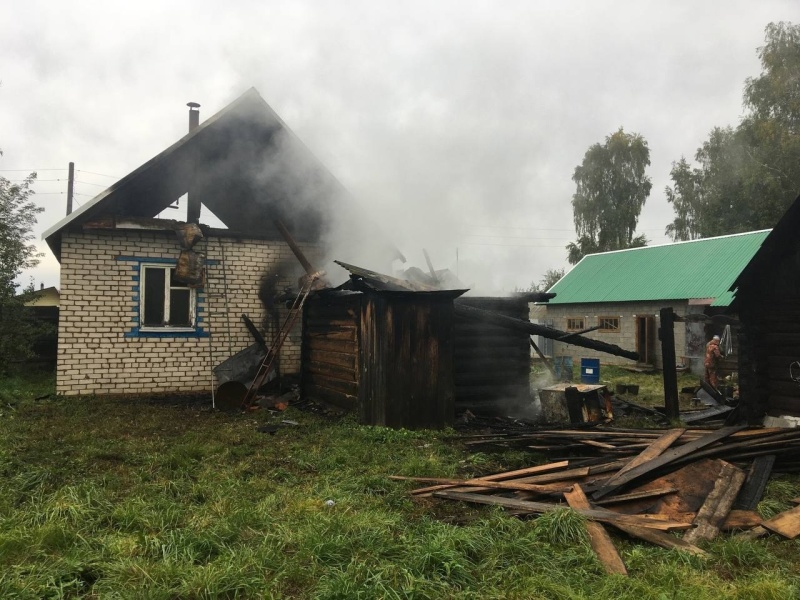 Моркинские пожарные не дали огню полностью уничтожить жилой дом