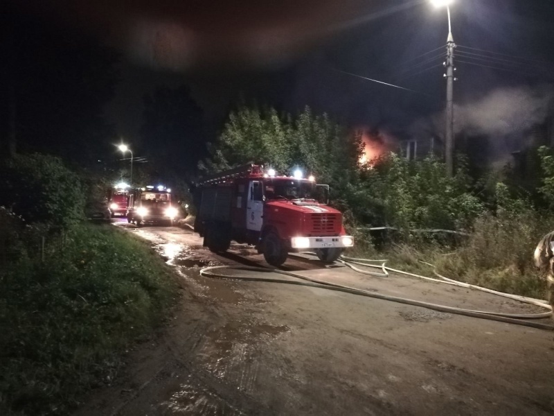 В Йошкар-Оле огнеборцы вывели из “огненной ловушки” 5 человек