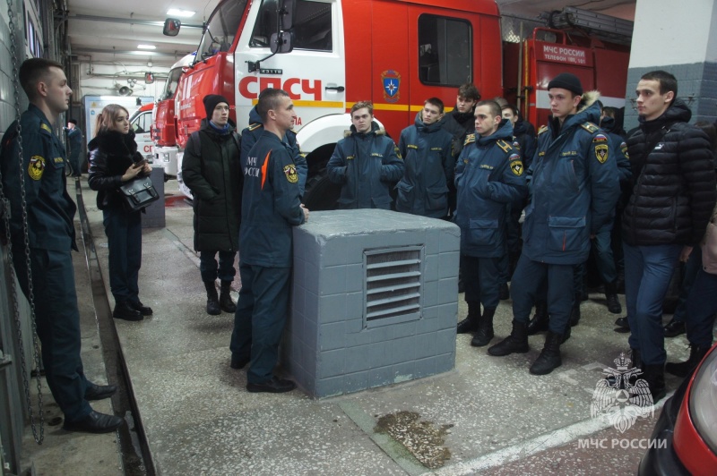 Студенты КГиМС в гостях у огнеборцев