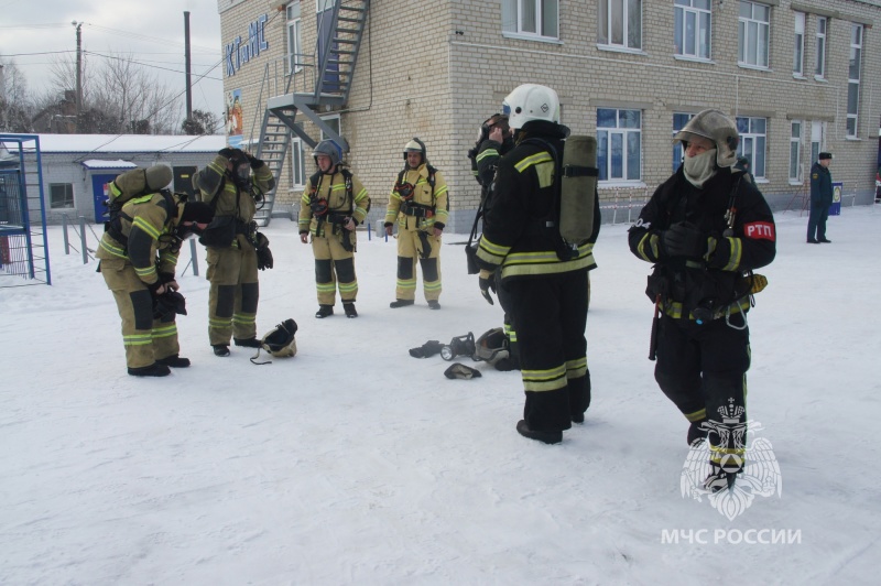 С начальствующим составом республиканского главка МЧС проведены занятия в теплодымокамере