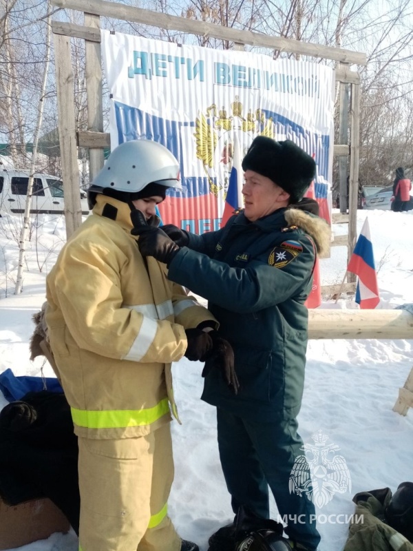 В Мари-Туреке сотрудники регионального главка МЧС приняли участие в проведении игры “Зарница”