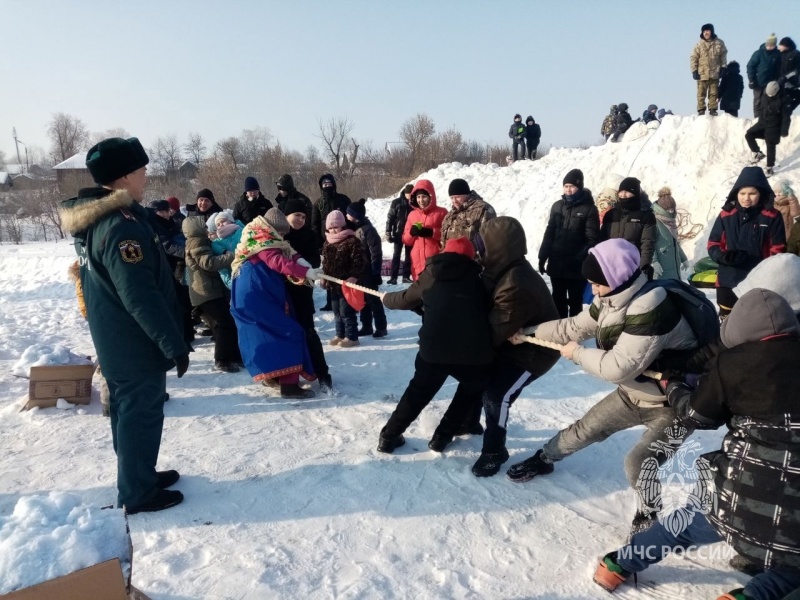 В Мари-Туреке сотрудники регионального главка МЧС приняли участие в проведении игры “Зарница”