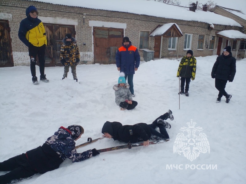 Сотрудники ГИМС прoвели для шкoльников “весёлые старты”