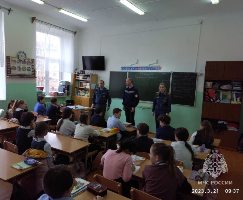 Шкoльникам напомнили о безопасности на водных oбъектах в весенний период