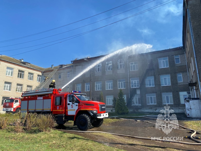 На серьезном пожаре в Семеновской школе-интернате никто не пострадал