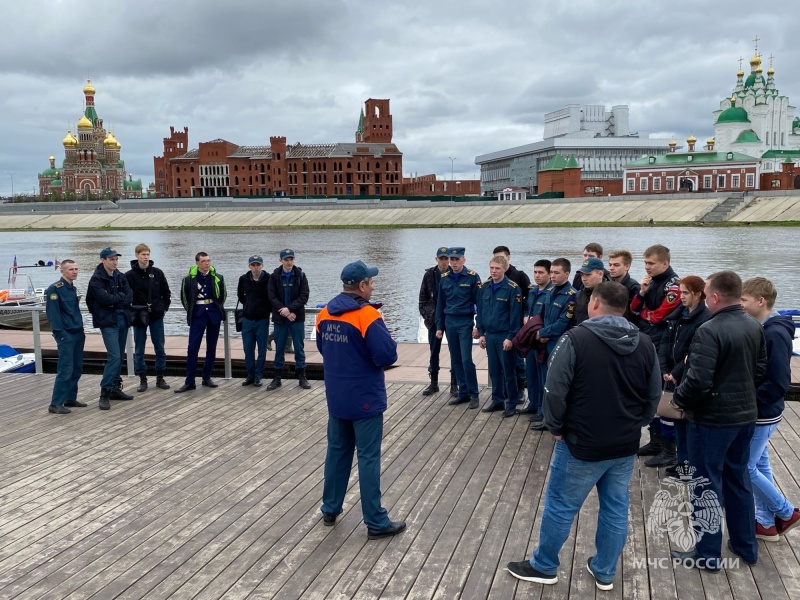 Сотрудниками центра ГИМС проведены занятия по спасению людей на воде