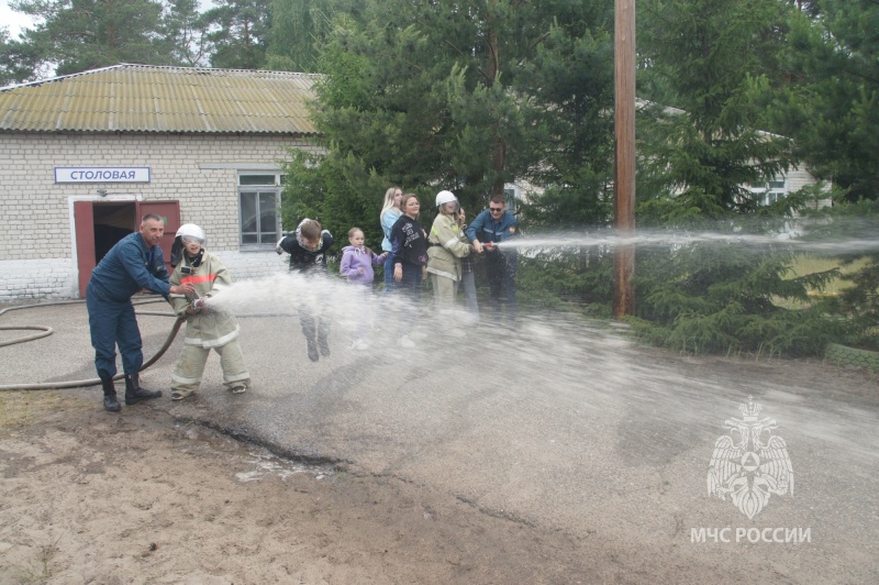 В детском оздоровительном лагере проведен урок пожарной безопасности