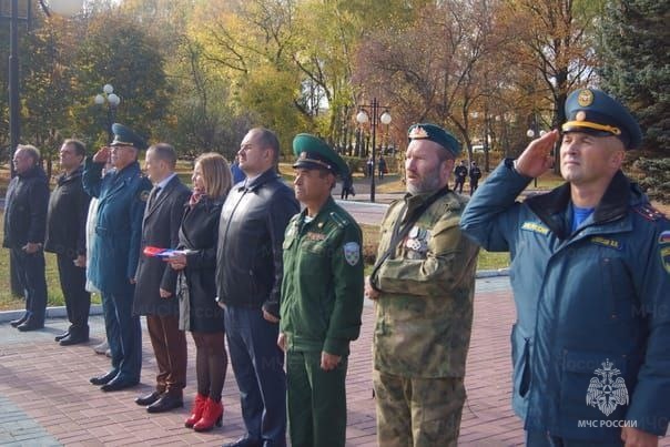 Представители спасательного ведомства ведут не только профилактическую, но и патриотическую работу