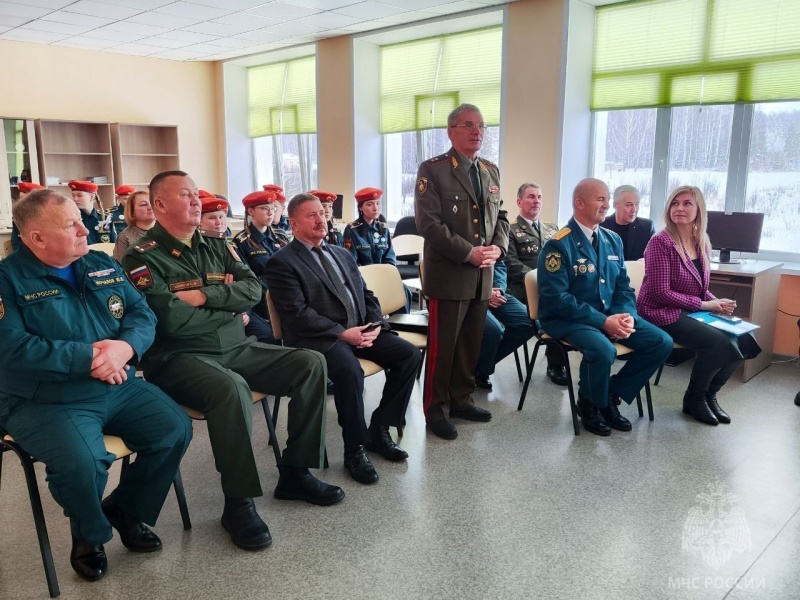 Марий Эл с рабочим визитом посетил председатель Поволжского совета ветеранов пожарных и спасателей Петр Третьяков