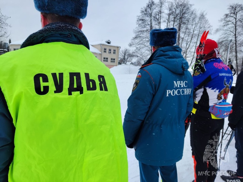 Специалисты спаcательного ведомства показали отличные результаты на лыжной трассе