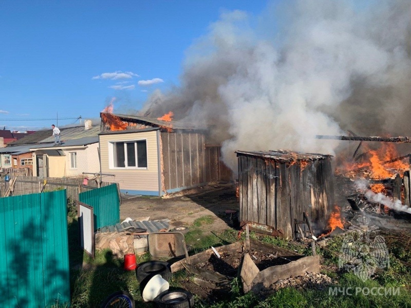 В Морках огнем повреждены многоквартирные дома